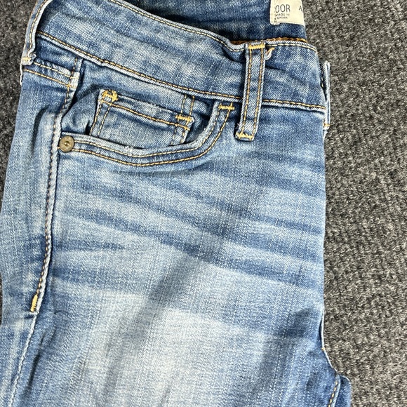 * Abercrombie & Fitch Junior’s Light Washed Skinny Jeans Sz 00R - Picture 10 of 14